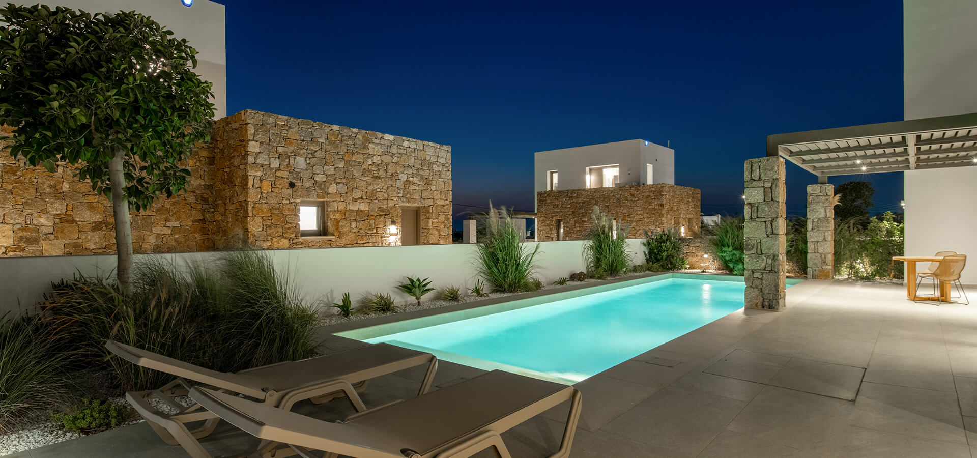 Suite with illuminated private pool